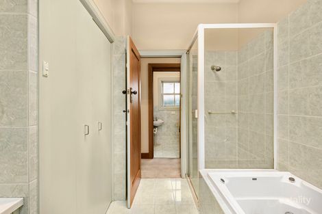 Property photo of 2A Rubens Grove Canterbury VIC 3126