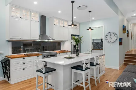 Property photo of 14 Manin Street Wynnum QLD 4178