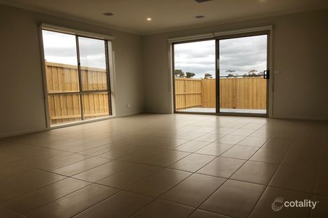 Property photo of 22 Origin Drive Tarneit VIC 3029