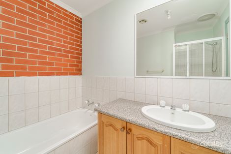 Property photo of 2/225 Blackburn Road Doncaster East VIC 3109