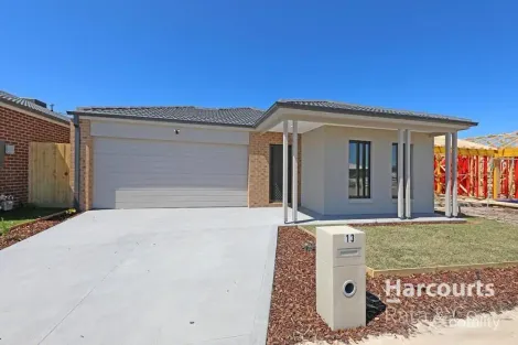 13 SOLITAIRE WAY, WALLAN, VIC 3756