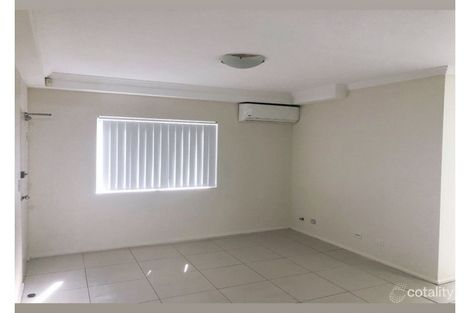 Property photo of 2/33 Robert Street Penrith NSW 2750