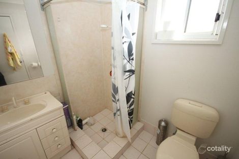 Property photo of 36 Pinaroo Drive Glenfield Park NSW 2650