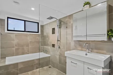 Property photo of 15 Cormorant Crescent Jacobs Well QLD 4208