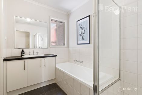 Property photo of 2/51 Cambridge Road Mooroolbark VIC 3138