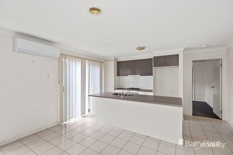 Property photo of 41 Wakenshaw Crescent Pakenham VIC 3810