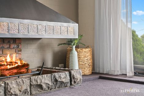 Property photo of 25 Crown Point Ridge Chirnside Park VIC 3116