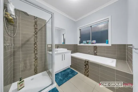 Property photo of 13 Raitt Grove Mernda VIC 3754