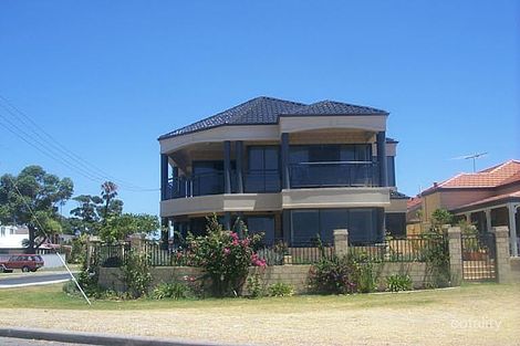 42 Fairbridge Rd, Halls Head, WA 6210