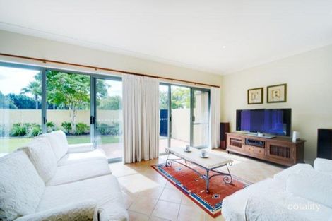 8381 Magnolia Dr E, Hope Island, QLD 4212