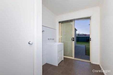 Property photo of 13 Hammerwood Avenue Derrimut VIC 3026