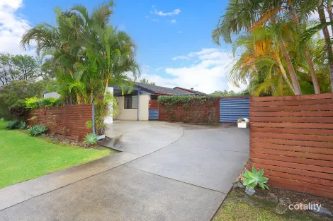 13 Alexander Dr, Highland Park, QLD 4211