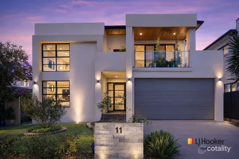 11 Barry Cres, Padstow Heights, NSW 2211