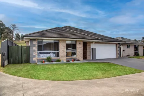 Property photo of 8 Napper Close Moss Vale NSW 2577