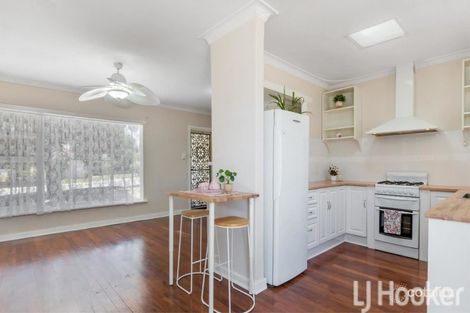 Property photo of 37 Barron Way Orelia WA 6167