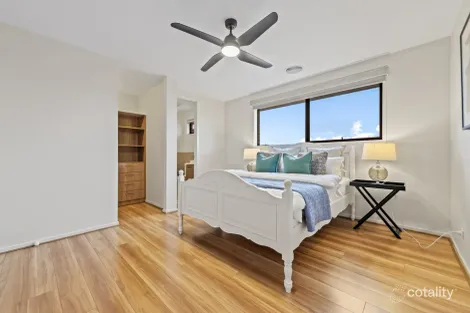 Property photo of 3 Delegate Circuit Lyndhurst VIC 3975