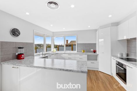 Property photo of 15 Pepperdine Way Highton VIC 3216