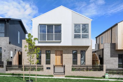 8 Woodlands Cct, Orange, NSW 2800