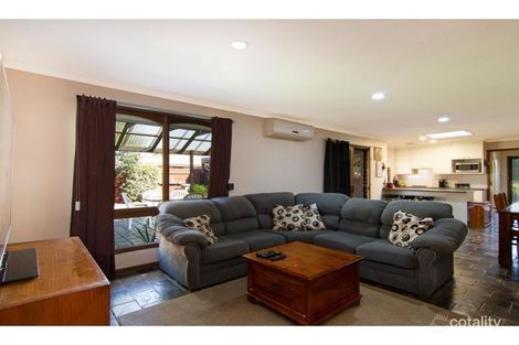 Property photo of 8 Firetail Court Carrum Downs VIC 3201