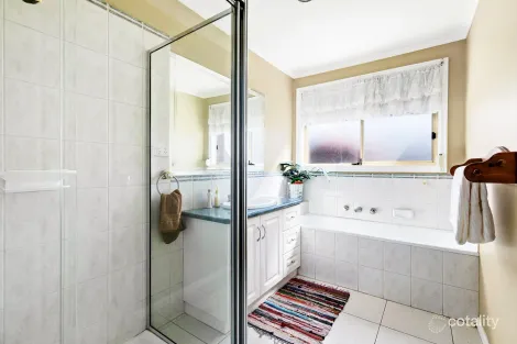 Property photo of 37 Dorset Drive Greenvale VIC 3059