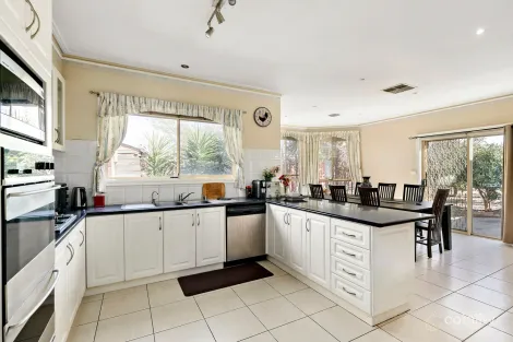 Property photo of 37 Dorset Drive Greenvale VIC 3059