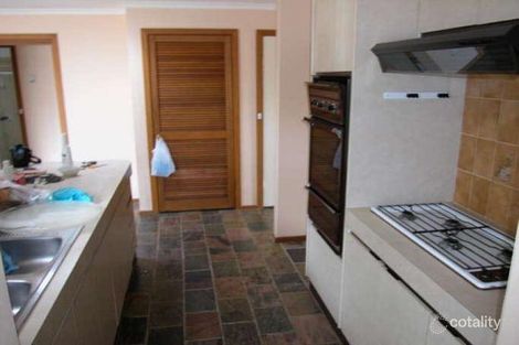 Property photo of 18 Pigeon Street Werribee VIC 3030