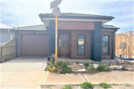 35 Derrimut St, Rockbank, VIC 3335