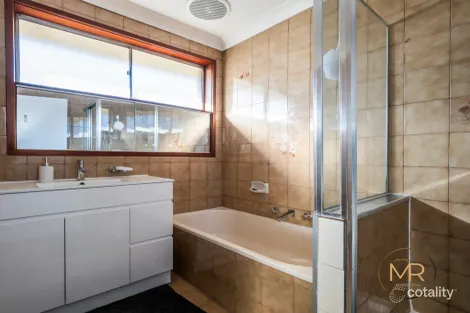 Property photo of 37 Peppercorn Parade Epping VIC 3076