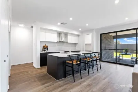 Property photo of 7 Casetta Crescent Angle Vale SA 5117
