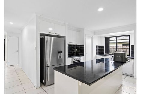 Property photo of 35 Bellavista Circuit Beaconsfield QLD 4740