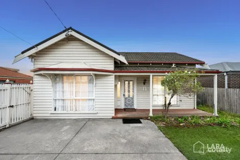 15 Station Lake Rd, Lara, VIC 3212
