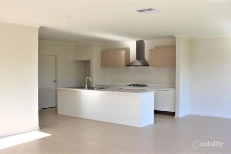Property photo of 43 Noorat Place Cranbourne North VIC 3977