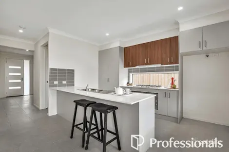 Property photo of 64 Alfred Road Werribee VIC 3030