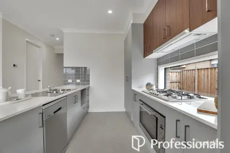 Property photo of 64 Alfred Road Werribee VIC 3030