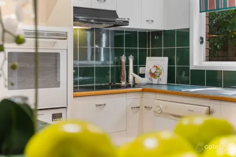 Property photo of 10 Baxter Crescent Forest Lake QLD 4078