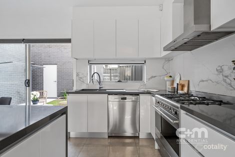 Property photo of 2/62 Cornwall Road Pascoe Vale VIC 3044