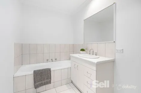 Property photo of 2/7 Racecourse Road Noble Park VIC 3174