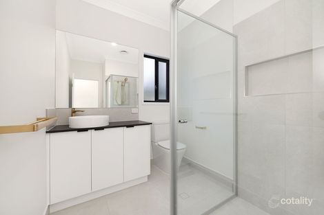 Property photo of 10 Terrigal Street Fig Tree Pocket QLD 4069