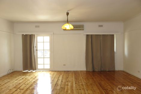 Property photo of 40 Boldrewood Parade Reservoir VIC 3073