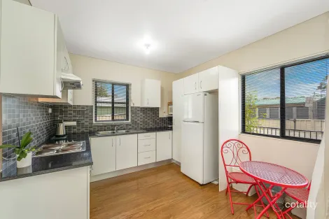 Property photo of 31 St James Avenue Berkeley Vale NSW 2261