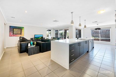 21 Thunderbolt Dr, Cranbourne East, VIC 3977