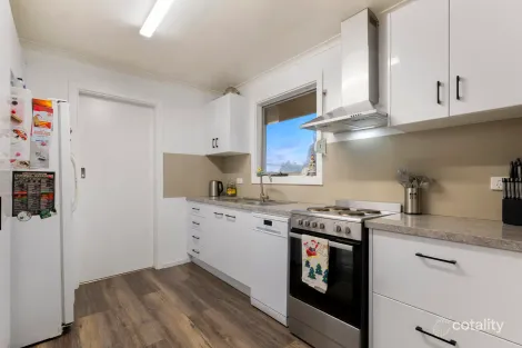 Property photo of 3 Heddle Avenue Murray Bridge SA 5253