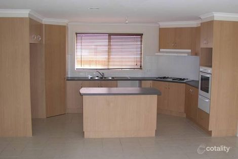 Property photo of 8 Dover Court Narre Warren South VIC 3805