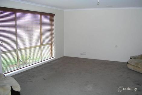 Property photo of 8 Dover Court Narre Warren South VIC 3805