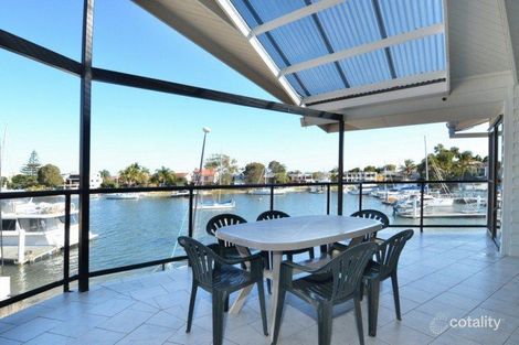 2/26 Poinsettia Ave, Runaway Bay, QLD 4216