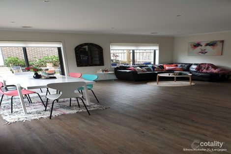Property photo of 18 Vista Circuit Westmeadows VIC 3049