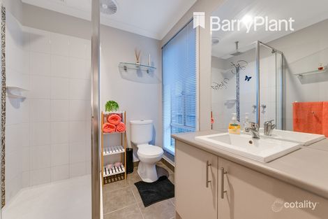 Property photo of 12 Delft Place Pakenham VIC 3810