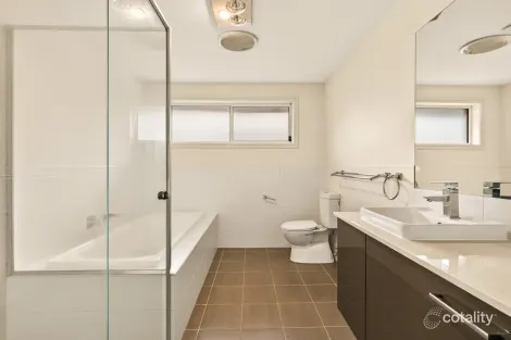 Property photo of 9 Lismore Street Pendle Hill NSW 2145