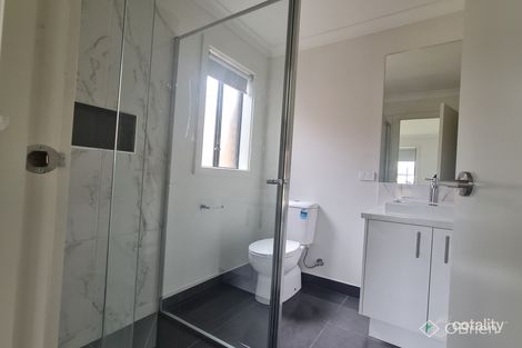 Property photo of 13 Roaming Drive Fraser Rise VIC 3336