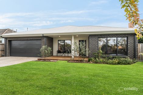 16 Hamlyn Ave, Hamlyn Heights, VIC 3215